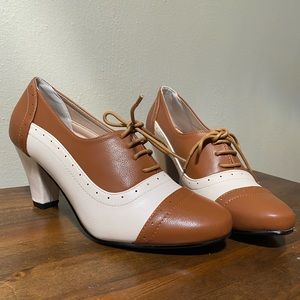 Cute vintage style Oxford heel size 9 (40)